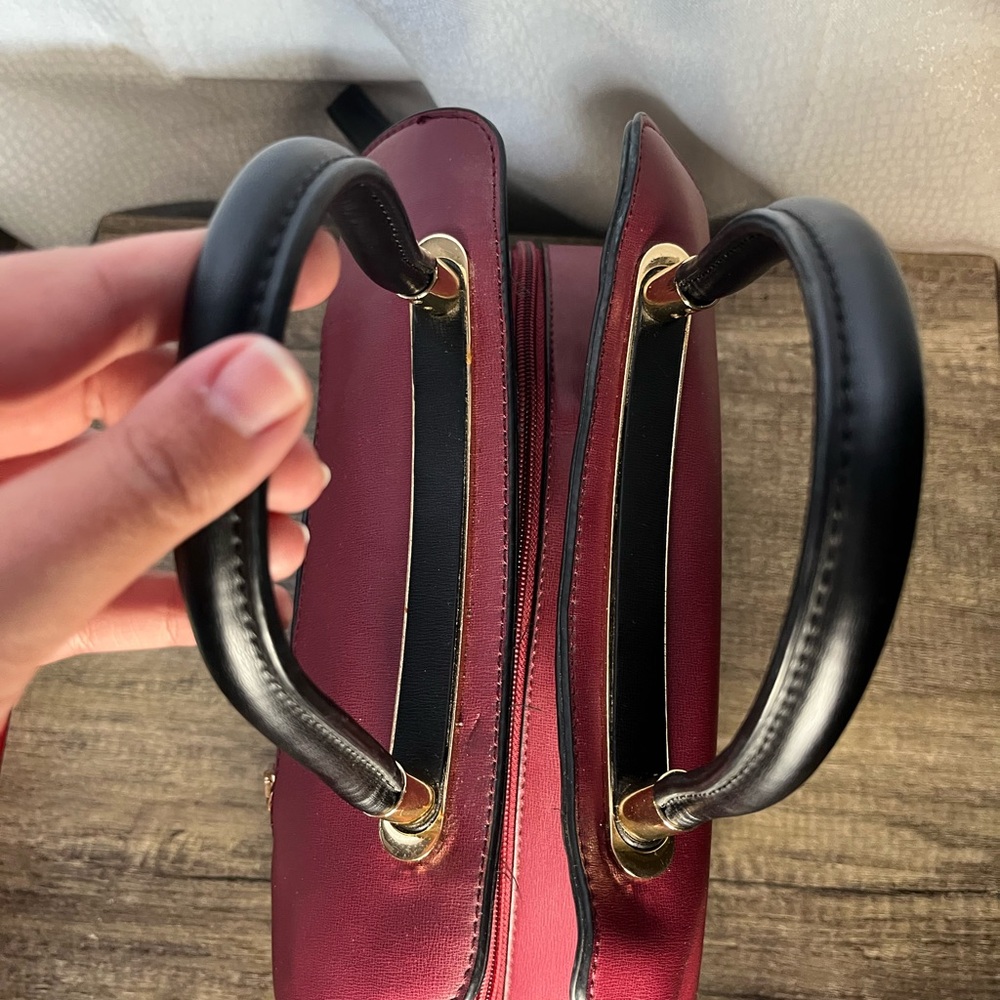 Elegant Burgundy Satchel with Black Accents - Picture 3 of 7